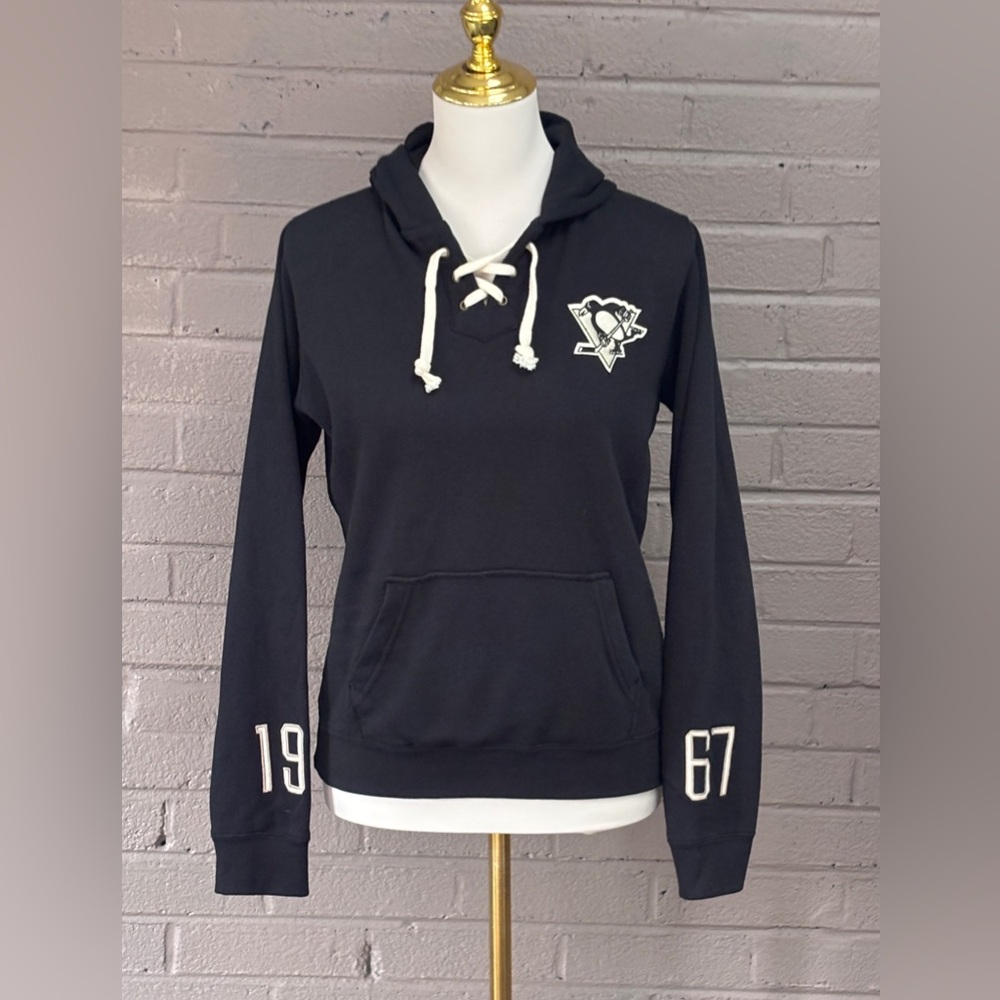 NHL Black Hoodie with Logo and Lace-Up Neck L ( runs small)
